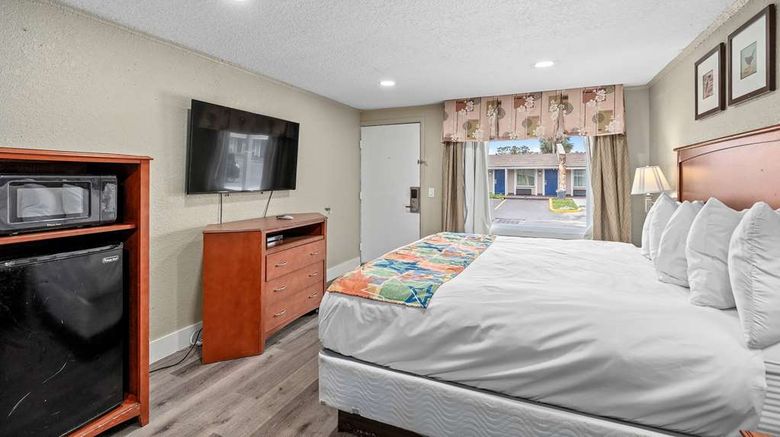 <b>Travelodge by Wyndham Kissimmee/Orlando Room</b>. Images powered by <a href="https://iceportal.shijigroup.com/" title="IcePortal" target="_blank">IcePortal</a>.