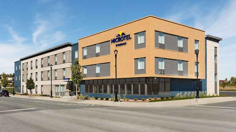 Microtel by Wyndham Lachute Exterior