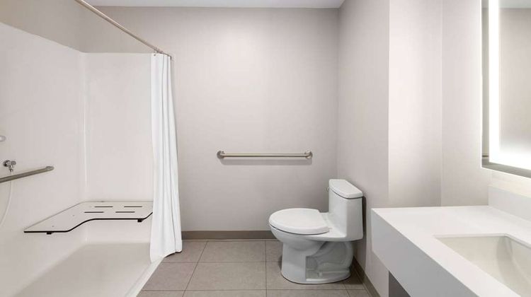 Microtel by Wyndham Lachute Room