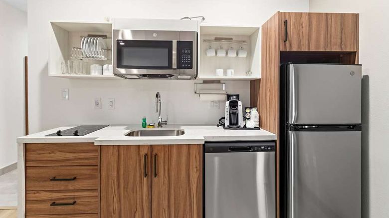 <b>Hawthorn Suites by Wyndham Port Arthur Room</b>. Images powered by <a href="https://iceportal.shijigroup.com/" title="IcePortal" target="_blank">IcePortal</a>.