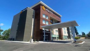La Quinta Inn & Suites by Wyndham