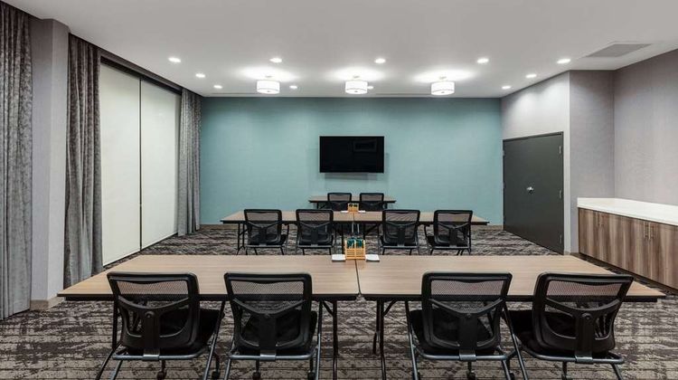 La Quinta Inn & Suites by Wyndham Meeting