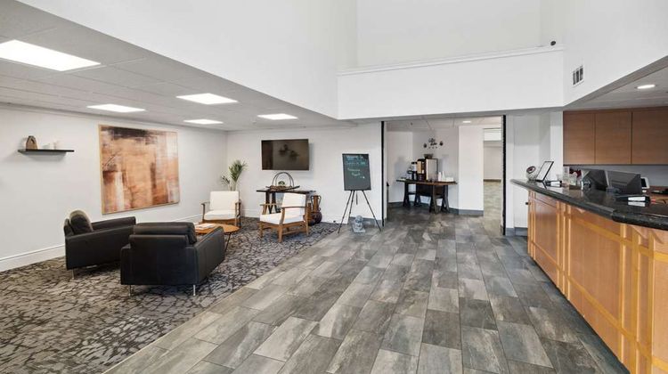 Sonesta Essential Vacaville/Napa Lobby