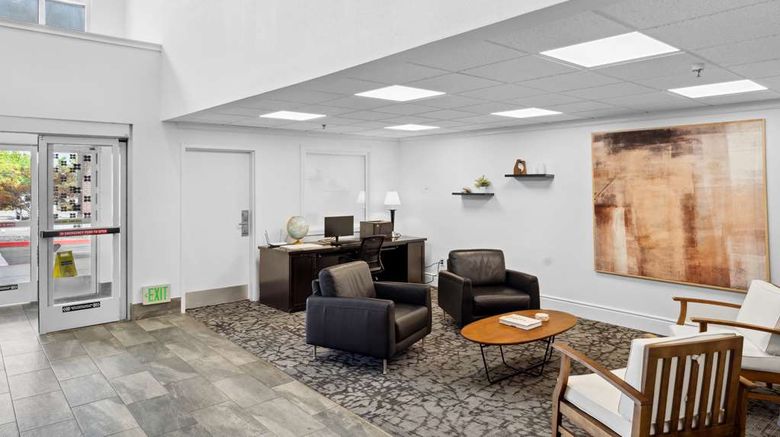<b>Sonesta Essential Vacaville/Napa Lobby</b>. Images powered by <a href="https://iceportal.shijigroup.com/" title="IcePortal" target="_blank">IcePortal</a>.