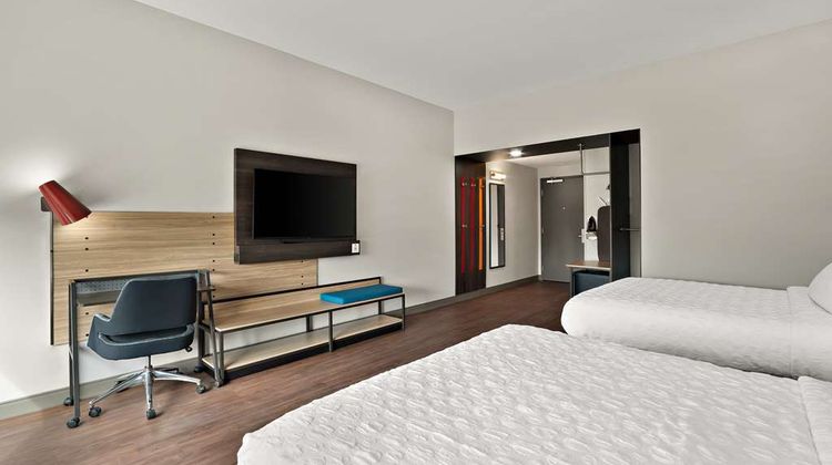 Tru by Hilton Santee Room