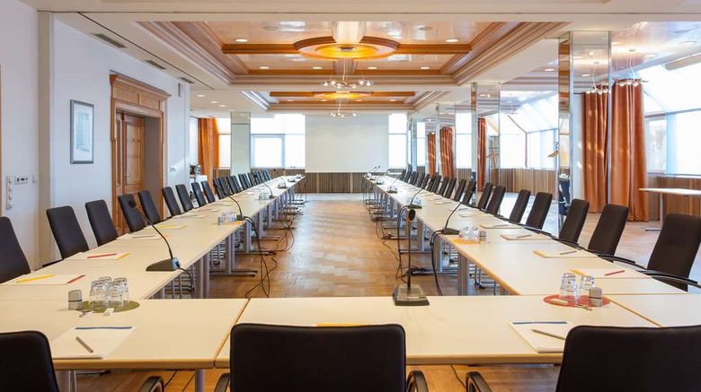 <b>Hotel Gude Meeting</b>. Images powered by <a href="https://iceportal.shijigroup.com/" title="IcePortal" target="_blank">IcePortal</a>.