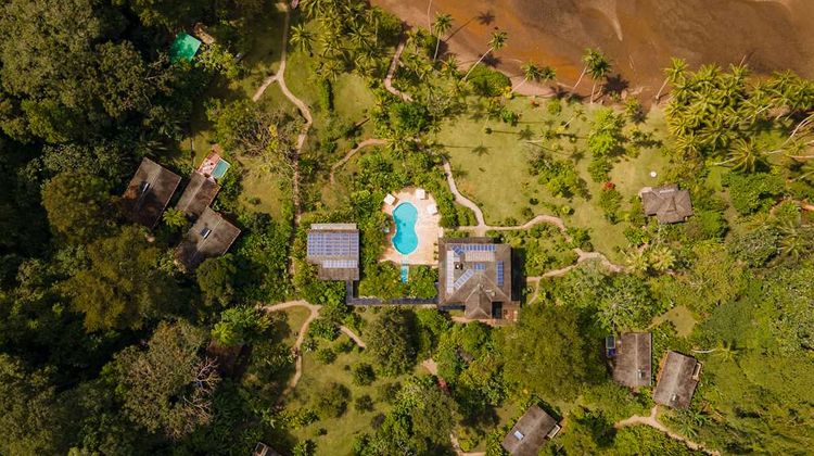 Playa Cativo Lodge Exterior