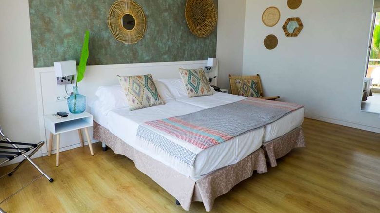 <b>Hotel Subur Maritim Room</b>. Images powered by <a href="https://iceportal.shijigroup.com/" title="IcePortal" target="_blank">IcePortal</a>.