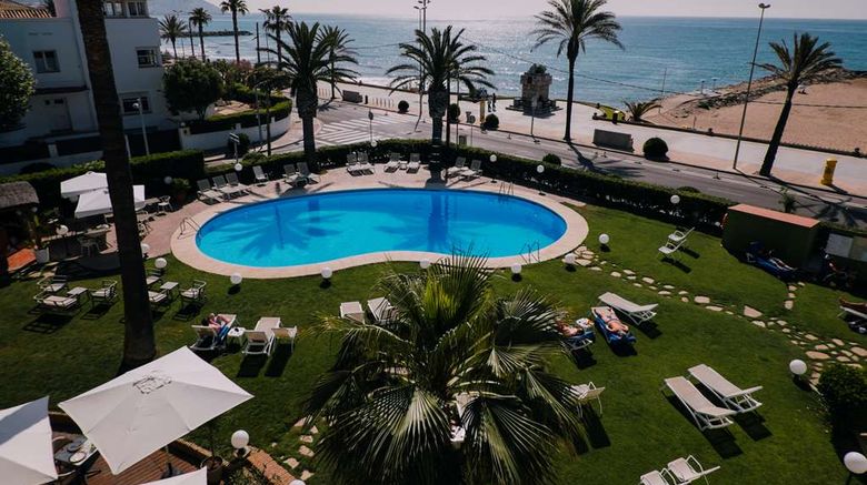 <b>Hotel Subur Maritim Pool</b>. Images powered by <a href="https://iceportal.shijigroup.com/" title="IcePortal" target="_blank">IcePortal</a>.
