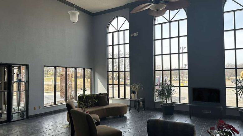 <b>Baymont by Wyndham Flint South Lobby</b>. Images powered by <a href="https://iceportal.shijigroup.com/" title="IcePortal" target="_blank">IcePortal</a>.