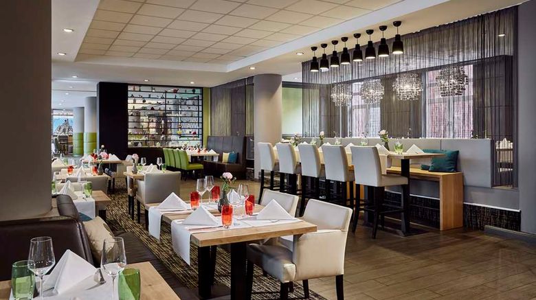 <b>Lindner Hotel Cologne City Plaza Restaurant</b>. Images powered by <a href="https://iceportal.shijigroup.com/" title="IcePortal" target="_blank">IcePortal</a>.