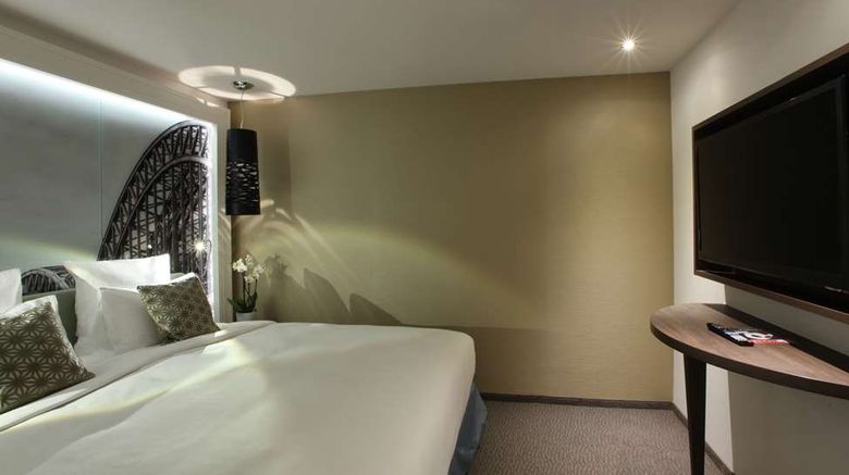 <b>Lindner Hotel Cologne City Plaza Suite</b>. Images powered by <a href="https://iceportal.shijigroup.com/" title="IcePortal" target="_blank">IcePortal</a>.
