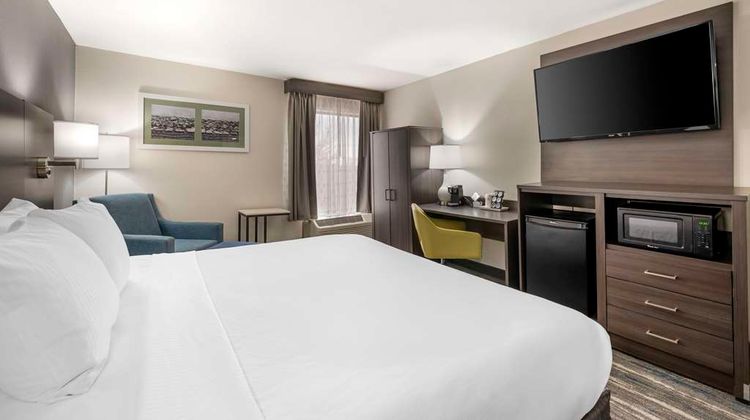 Best Western Heartland Inn Room