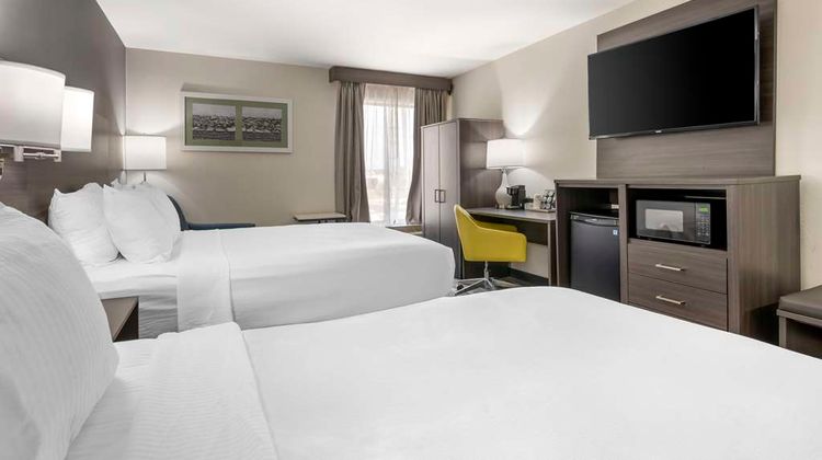 Best Western Heartland Inn Room