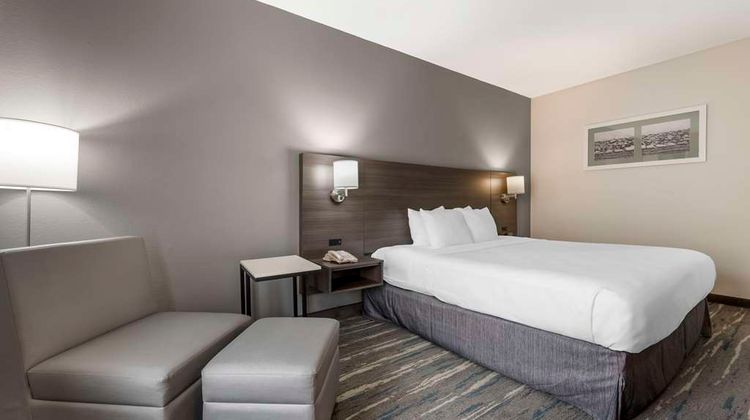 Best Western Heartland Inn Room