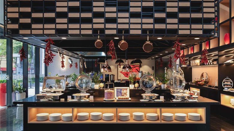 <b>Novotel Phnom Penh BKK 1 Restaurant</b>. Images powered by <a href="https://iceportal.shijigroup.com/" title="IcePortal" target="_blank">IcePortal</a>.