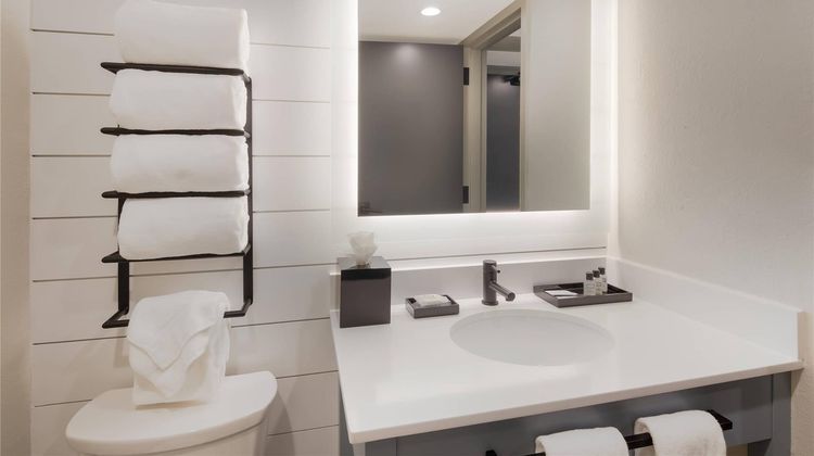Graystone Lodge, Ascend Hotel Collection Room