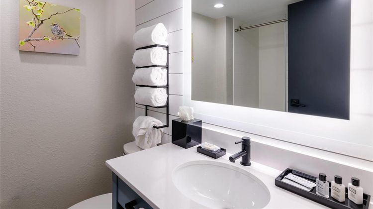 Graystone Lodge, Ascend Hotel Collection Room