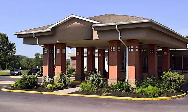 Quality Inn & Suites East Syracuse Exterior