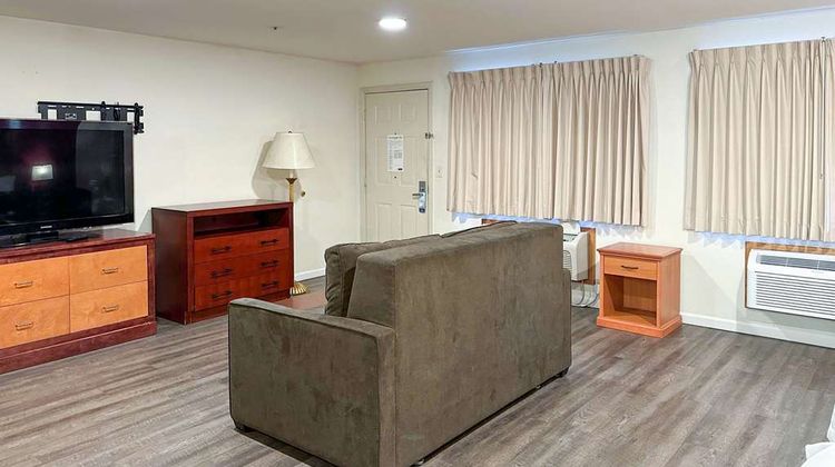 Econo Lodge Seattle North/Edmonds Suite