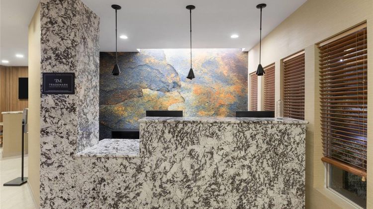 Endeavor Inn & Stes Trademark Hotel Coll Lobby
