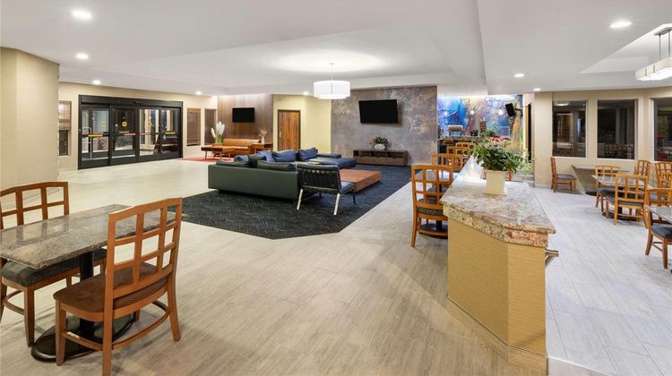 Endeavor Inn & Stes Trademark Hotel Coll Lobby