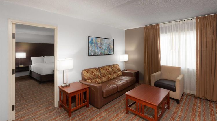 Endeavor Inn & Stes Trademark Hotel Coll Suite