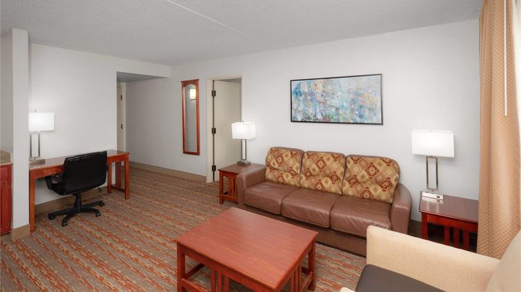 Endeavor Inn & Stes Trademark Hotel Coll Suite