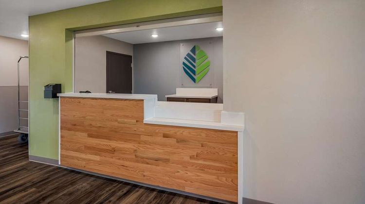 WoodSpring Sts Milwaukee-Menomonee Falls Lobby