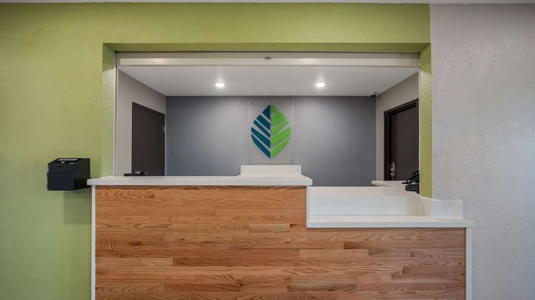 <b>WoodSpring Sts Milwaukee-Menomonee Falls Lobby</b>. Images powered by <a href="https://iceportal.shijigroup.com/" title="IcePortal" target="_blank">IcePortal</a>.