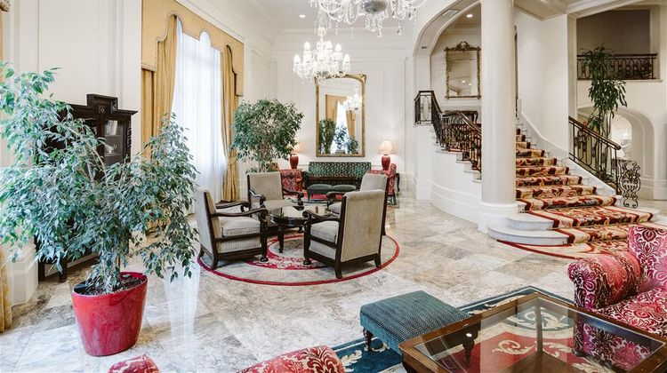 Hotel Carlton Lobby