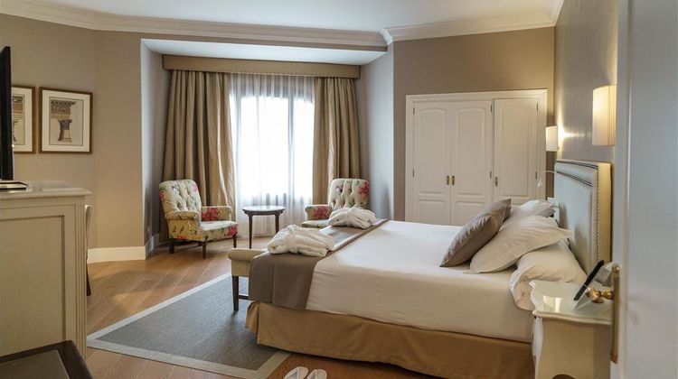 Hotel Carlton Room