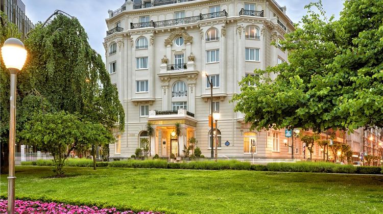Hotel Carlton Exterior