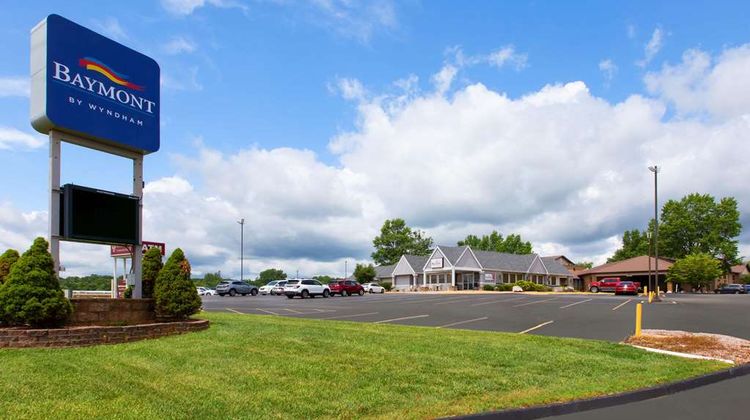 Baymont Inn & Suites Exterior