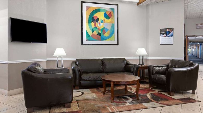 <b>Baymont Inn & Suites Lobby</b>. Images powered by <a href="https://iceportal.shijigroup.com/" title="IcePortal" target="_blank">IcePortal</a>.