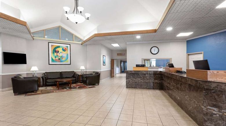 <b>Baymont Inn & Suites Lobby</b>. Images powered by <a href="https://iceportal.shijigroup.com/" title="IcePortal" target="_blank">IcePortal</a>.
