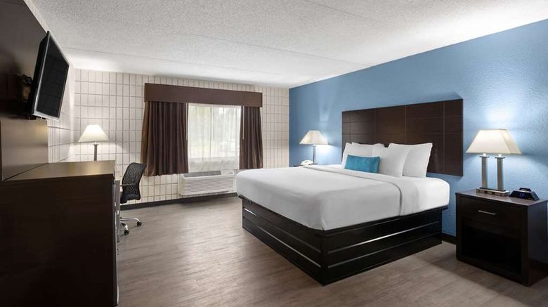 <b>Baymont Inn & Suites Room</b>. Images powered by <a href="https://iceportal.shijigroup.com/" title="IcePortal" target="_blank">IcePortal</a>.