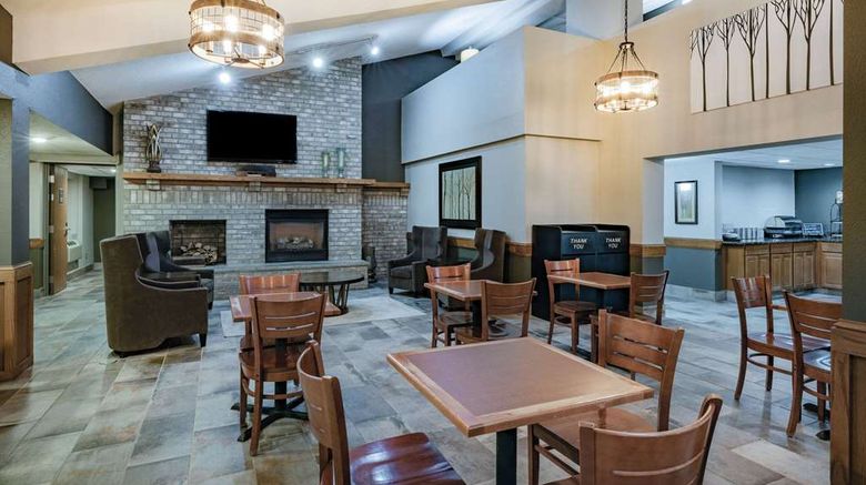 <b>AmericInn by Wyndham Apple Valley Lobby</b>. Images powered by <a href="https://iceportal.shijigroup.com/" title="IcePortal" target="_blank">IcePortal</a>.