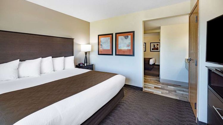 AmericInn by Wyndham Apple Valley Suite