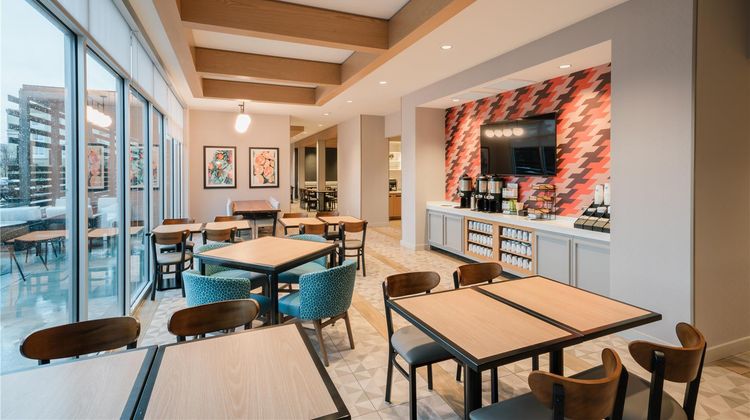 Hyatt Place Sacramento Intl Airport Restaurant