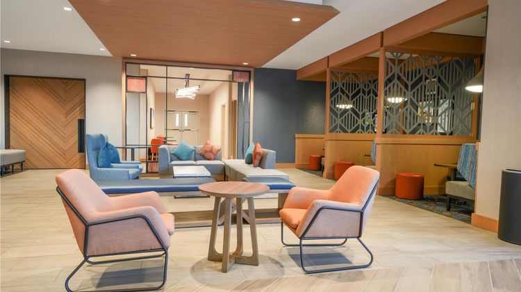 Hyatt Place Sacramento Intl Airport Lobby