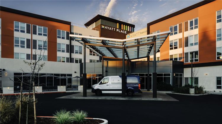 Hyatt Place Sacramento Intl Airport Exterior