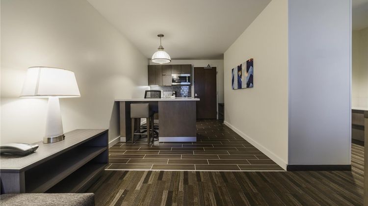 Hyatt Place Sacramento Intl Airport Suite