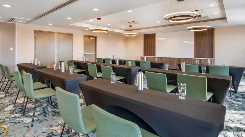 <b>Cambria Hotel Nashville Midtown Meeting</b>. Images powered by <a href="https://iceportal.shijigroup.com/" title="IcePortal" target="_blank">IcePortal</a>.