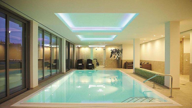 <b>Romantik Hotel Fuchsbau Pool</b>. Images powered by <a href="https://iceportal.shijigroup.com/" title="IcePortal" target="_blank">IcePortal</a>.