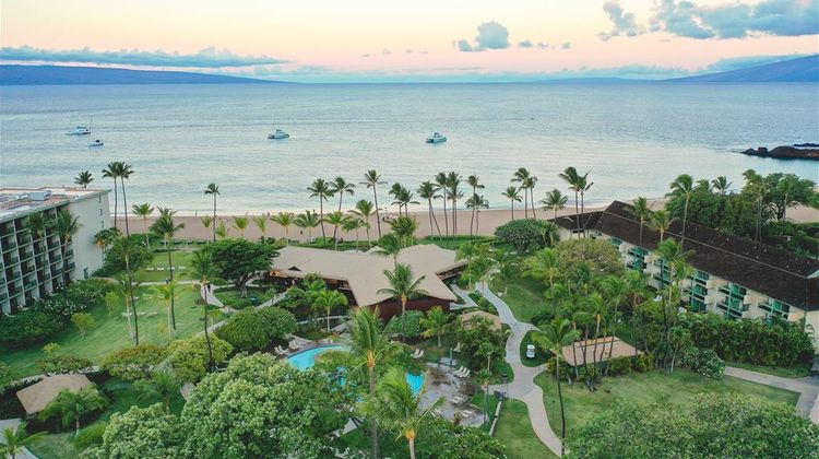 Outrigger Kaanapali Beach Resort Exterior