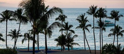 Outrigger Kaanapali Beach Resort Exterior