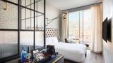 Arlo Williamsburg Room