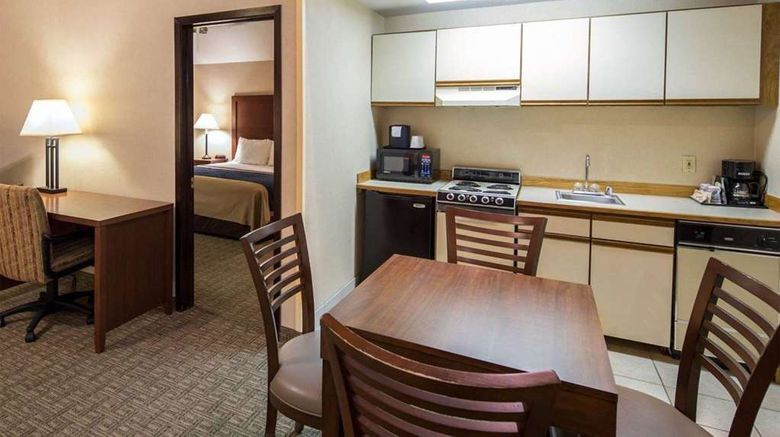 <b>Wingate by Wyndham Downtown-Ship Creek Room</b>. Images powered by <a href="https://iceportal.shijigroup.com/" title="IcePortal" target="_blank">IcePortal</a>.