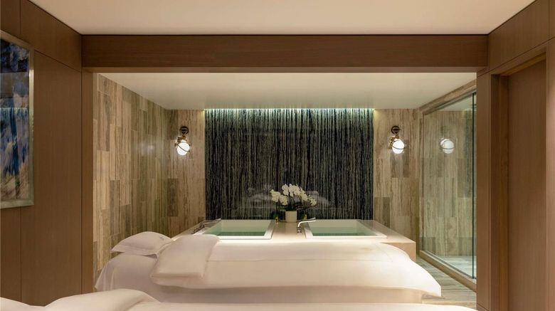 <b>Raffles Boston Back Bay Hotel Spa</b>. Images powered by <a href="https://iceportal.shijigroup.com/" title="IcePortal" target="_blank">IcePortal</a>.